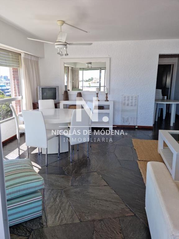 Departamento con vista al mar de 3 dormitorios en