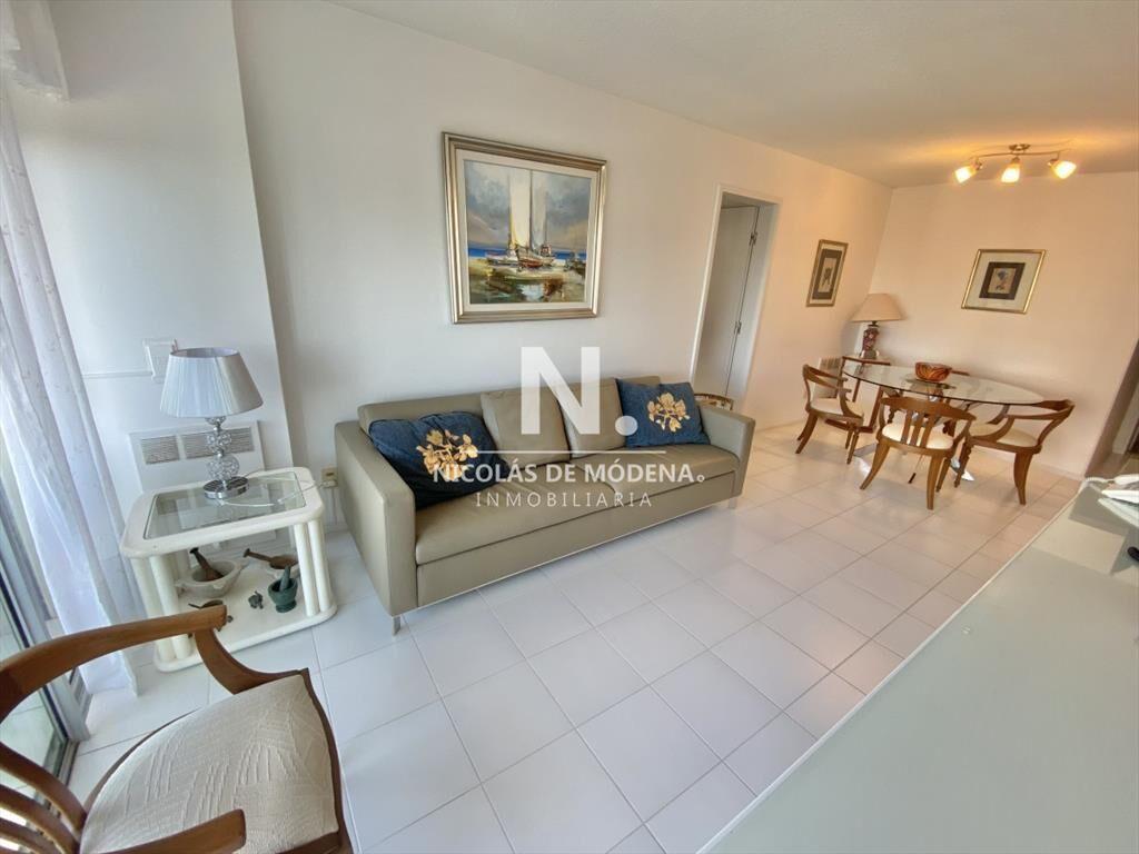 Vende apartamento de 2 dormitorios en Apartamento