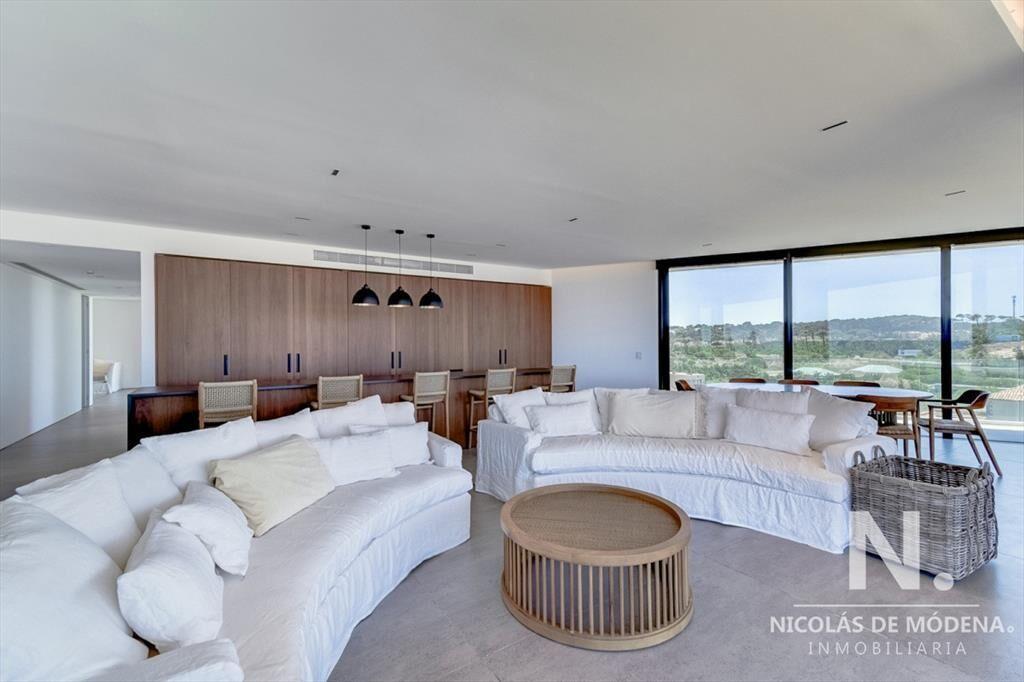 Vende apartamento con vista al mar, de 3 dormitorios en Pun