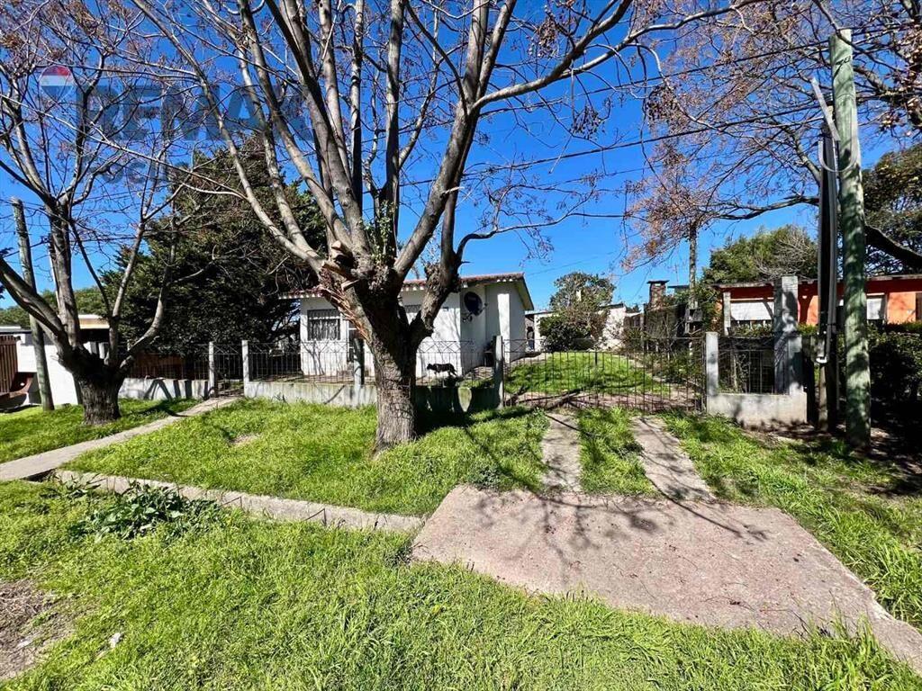 Venta de casa + apartamento en Barros Blancos