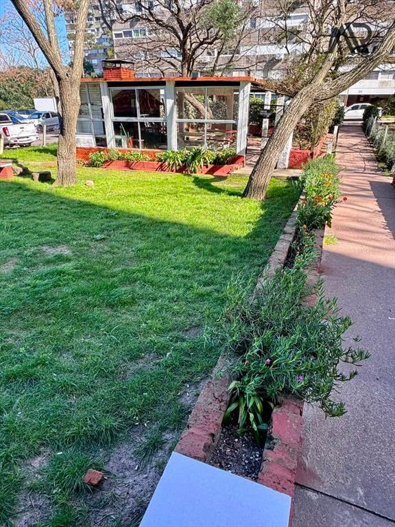Apartamento en venta c/ cochera en Malvin Norte