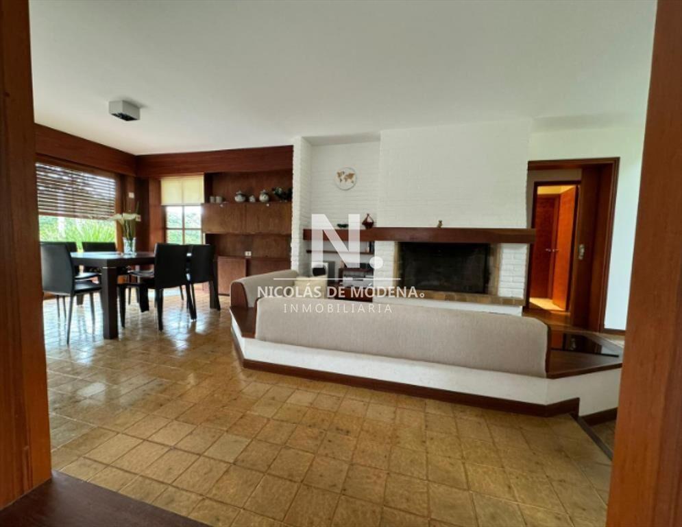 Alquila casa de 3 dormitorios en Brava Punta del Este.