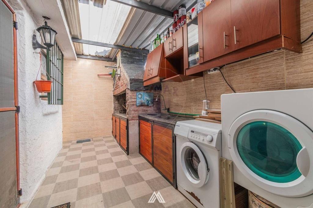 Venta casa dos dormitorios y cochera Nuevo París