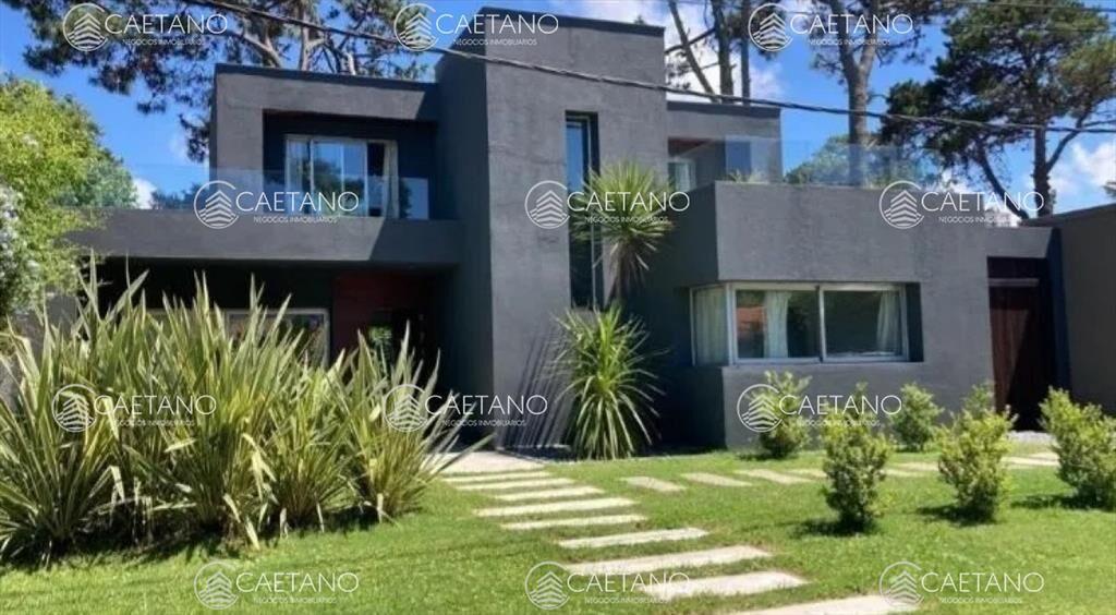 Casa en venta 3 dormitorios - Playa Mansa - Punta