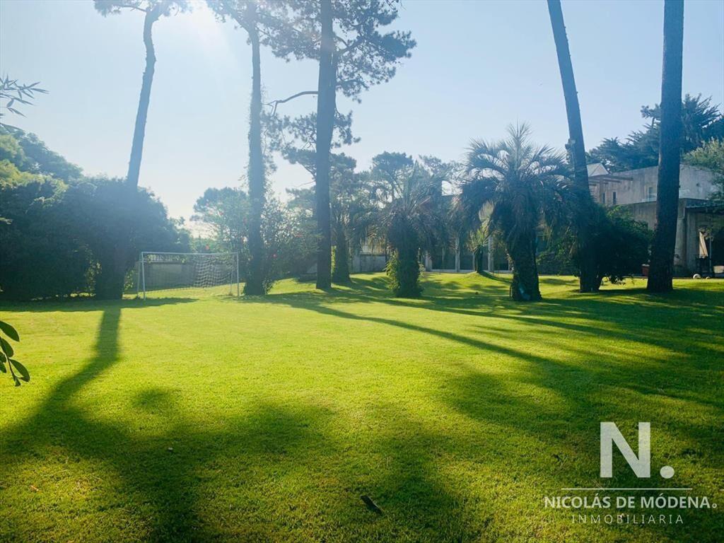 Importante residencia en Venta, Playa Mansa, Punta del Este