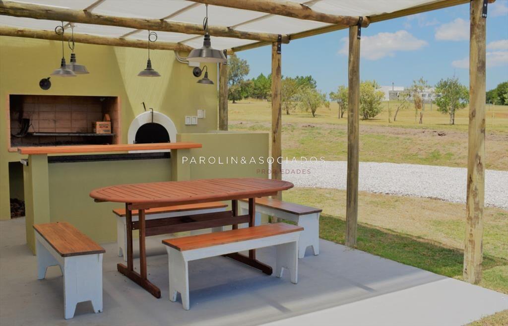 Casa e venta con 3 dormitorios y excelentes vistan en El Qu