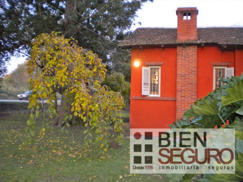 Casa padrón único, con 6858m2 de terreno, en venta en Peñar