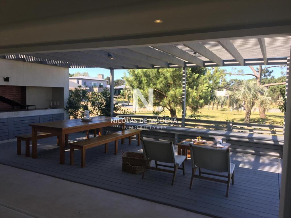 Hermosa casa en venta en JosÃ© Ignacio de 5 dormitorios