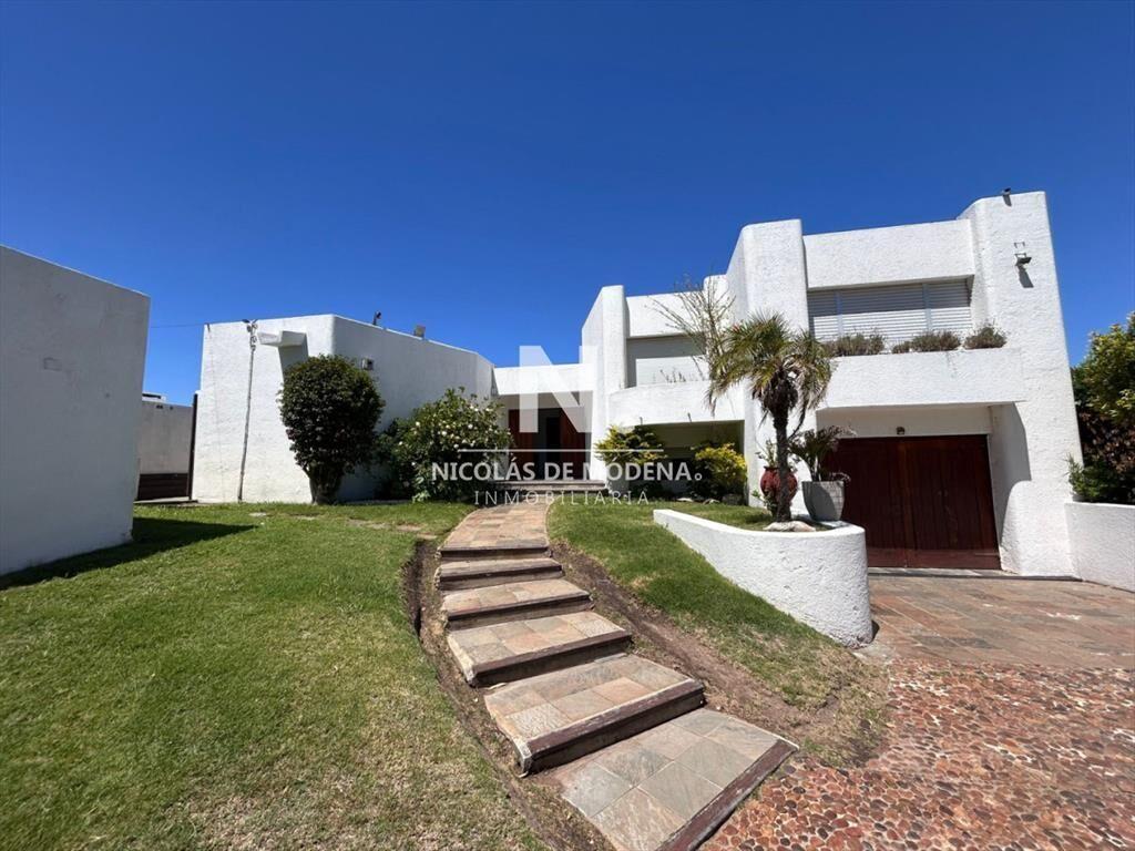 Vende casa en Punta Ballena