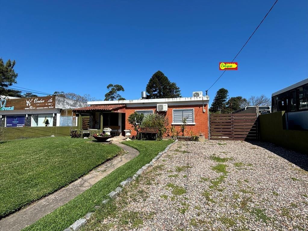 Venta - Casa - 4 dormitorios -Piscina climatizada-Atlantida