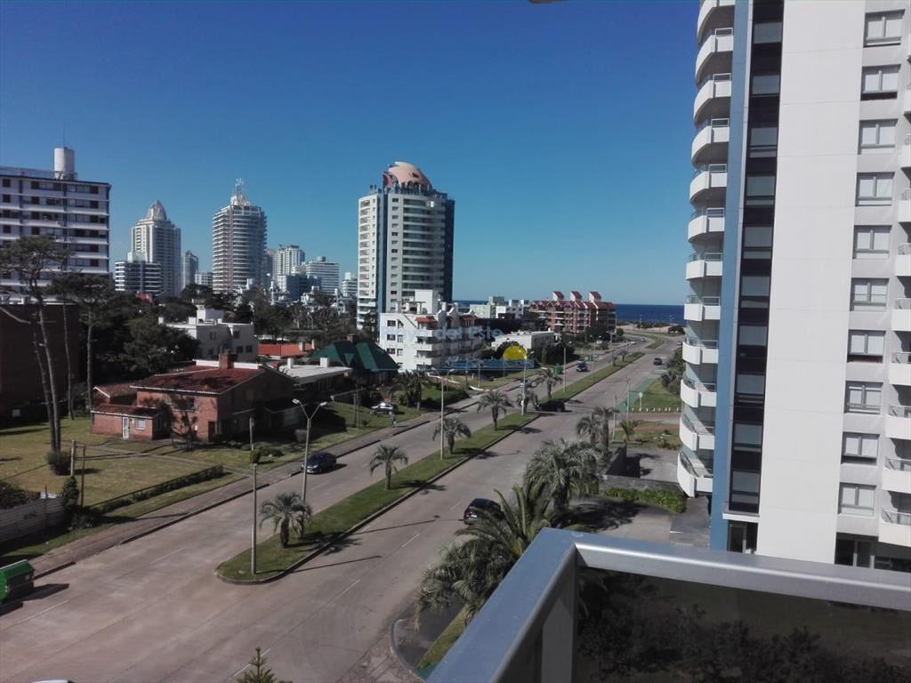 Apartamento en Venta de 2 dormitorios y medio en
