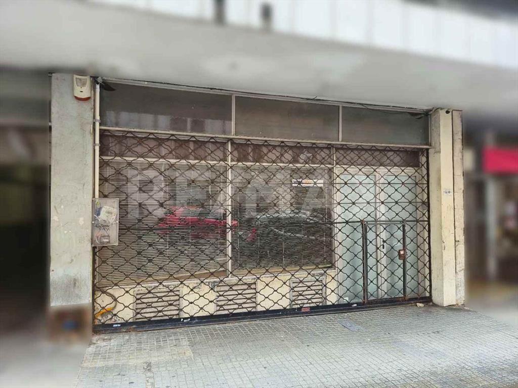 Alquiler de local comercial en el Centro Yi y 18