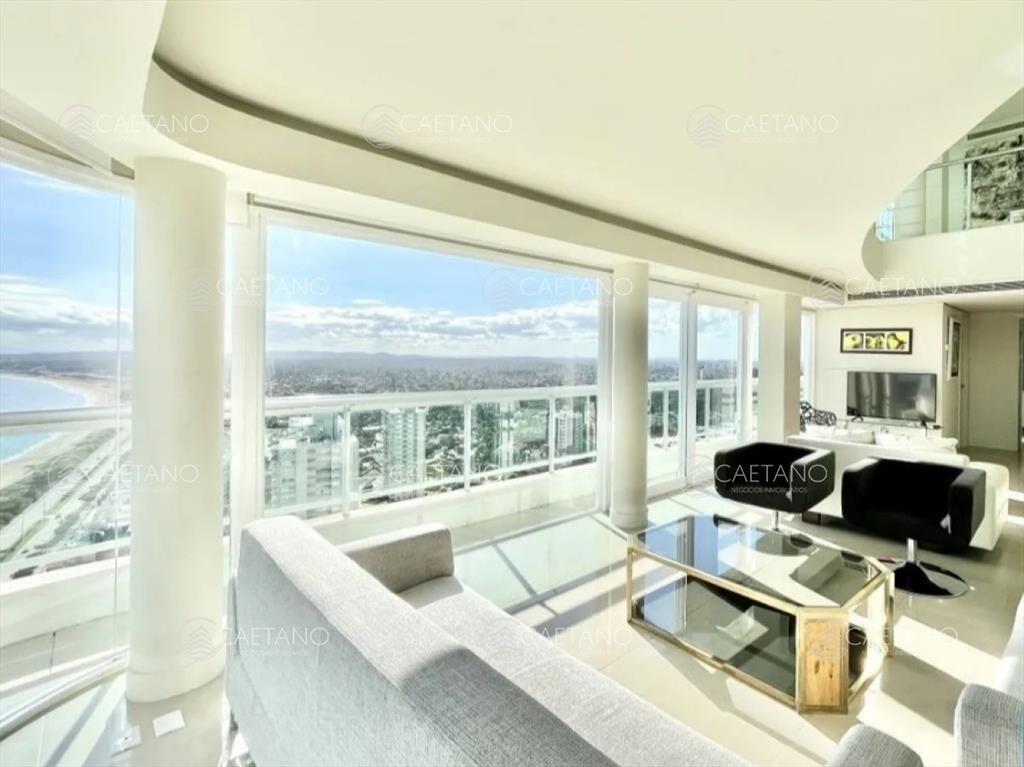 Venta apartamento 3 suite más dependencia en del