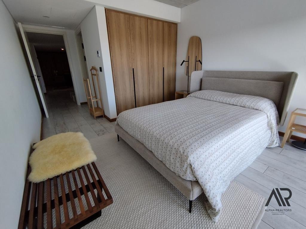 Apartamento De 2 Dormitorios + Den, Próximo Desembocadur...