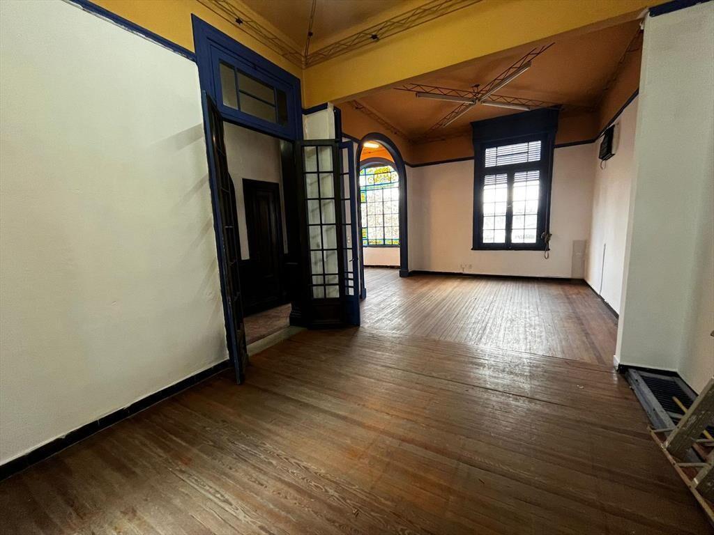 Excelente casa, ideal empresa o edificio sobre Agraciada!!