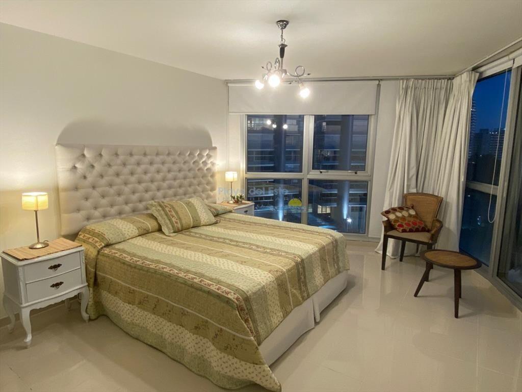 Apartamento de 3 dormitorios en venta en primeras