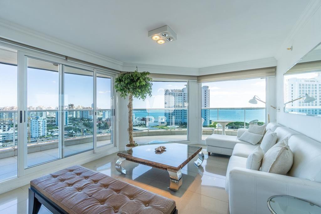 Exclusivo apartamento de 3 dormitorios con en - -