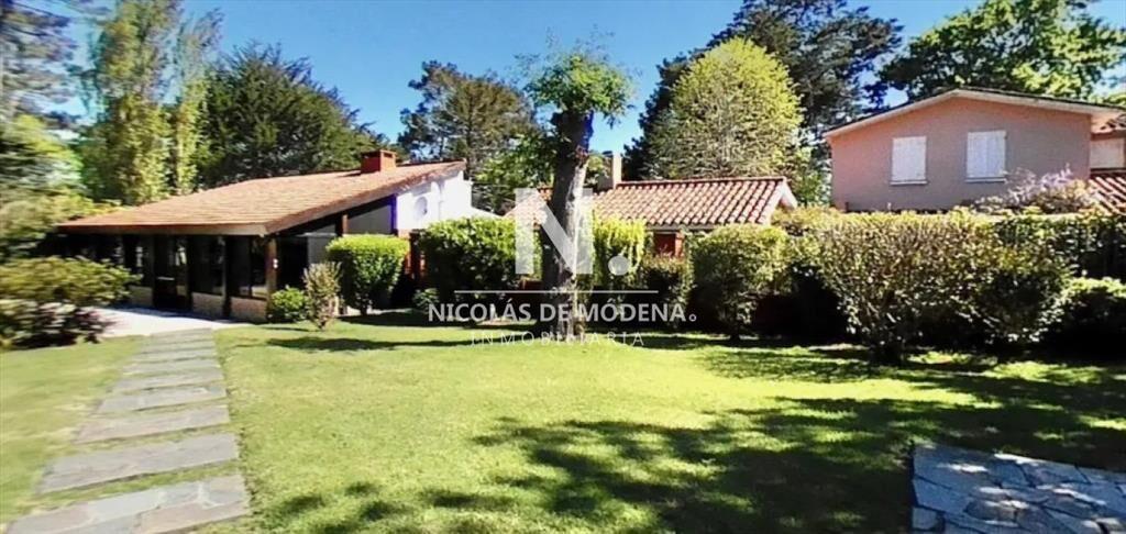 Vende apartamento de 3 dormitorios en San Rafael,