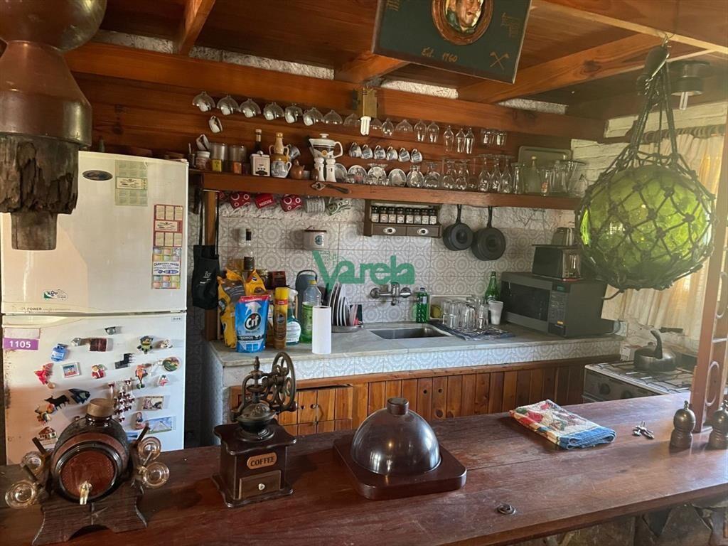 Casa de 4 dormitorios y 3 baños con piscina en
