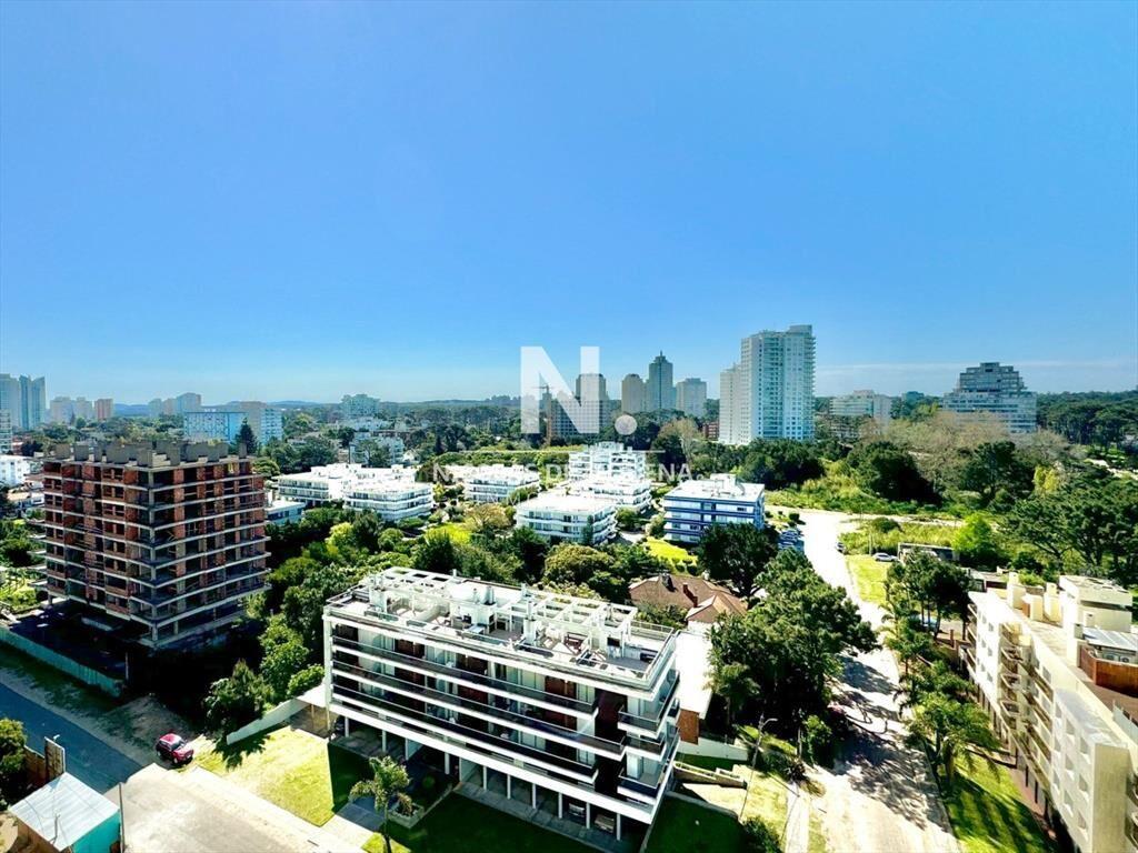 Vende apartamento con hermosa vista de 2 en punta