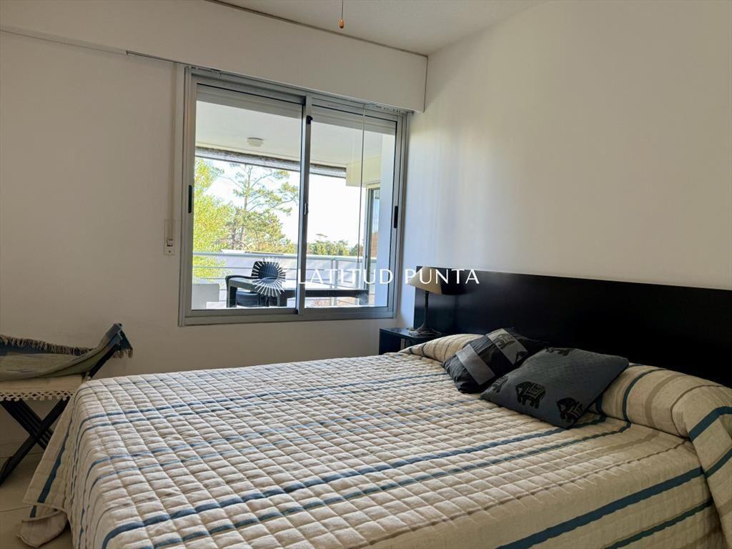 Apartamento en Mansa, 3 dormitorios, parrillero
