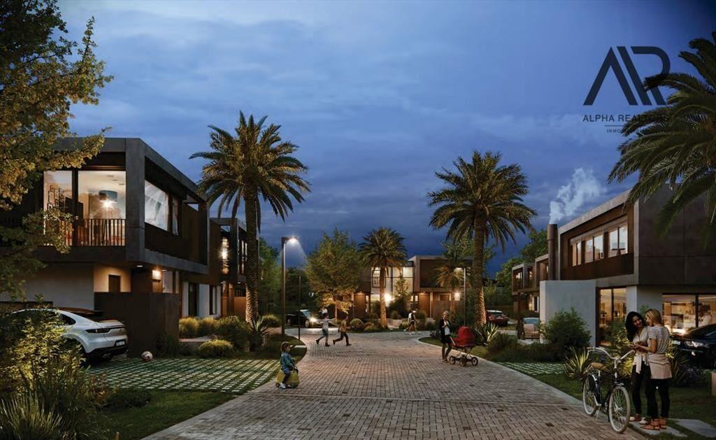Oportunidad, Casa en Complejo Jardines del Polo.