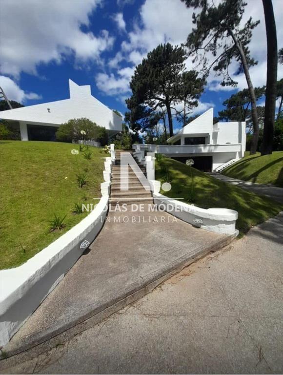 Casa en venta en Lugano, Punta del este, 3 y
