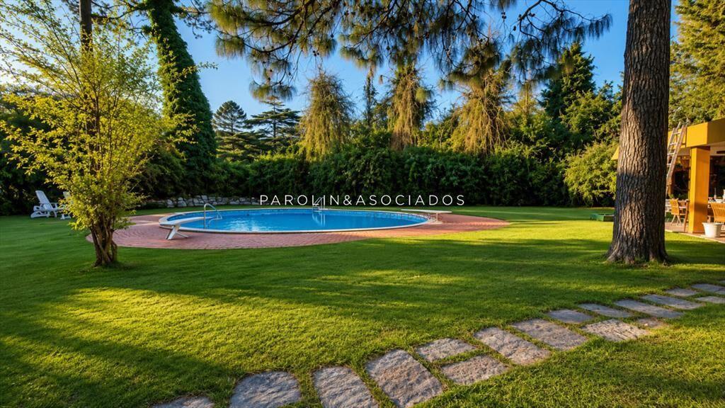 CASA EN VENTA EN MANSA PUNTA DEL ESTE 5 DORMITORIOS