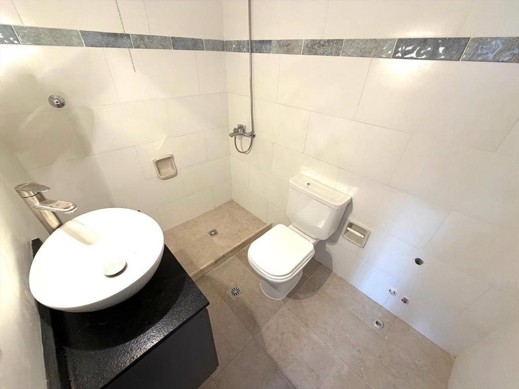 Alquiler de Casa en Mateo  Vidal con 1 dormitorio y garaje e