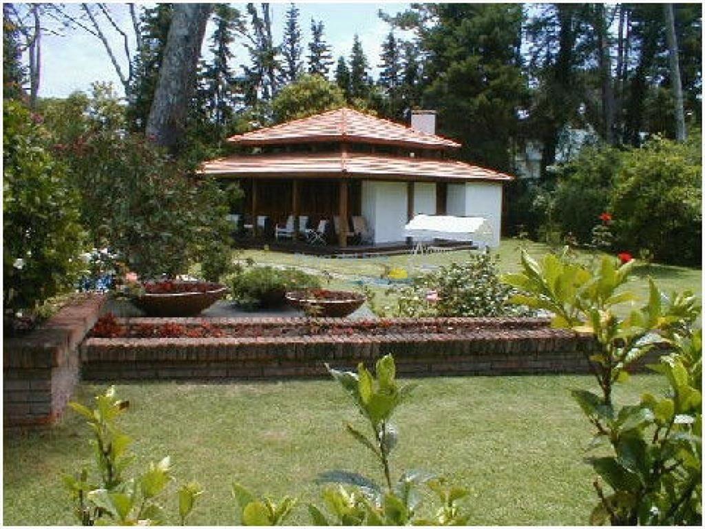 hermosa cvasa con muy buen parque escucha oferta