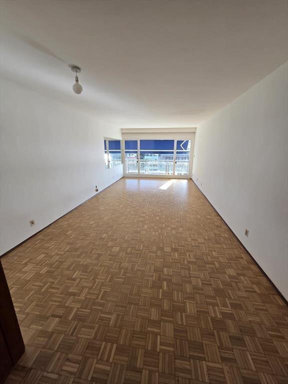 Plaza Gomensoro, vista al mar, piso alto, 155 m2, 3 dormito