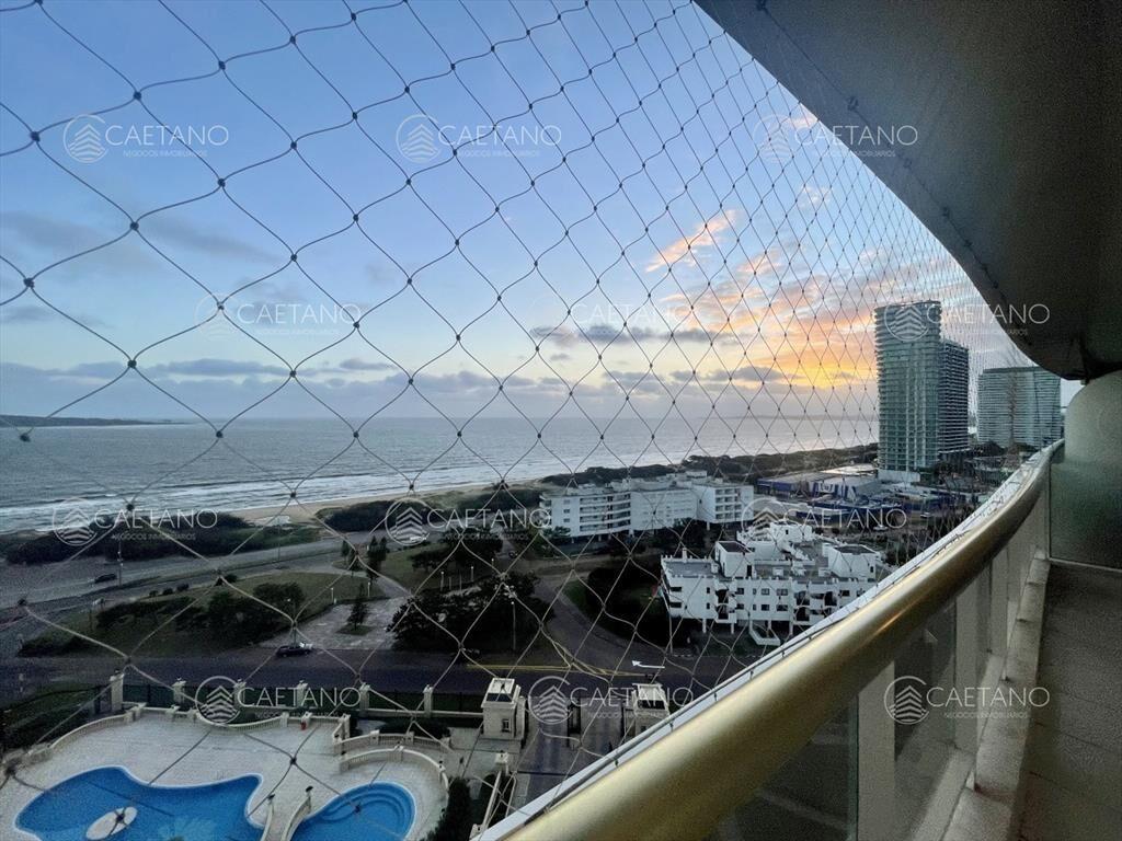 Mansa, primera là à nea, Punta del Este