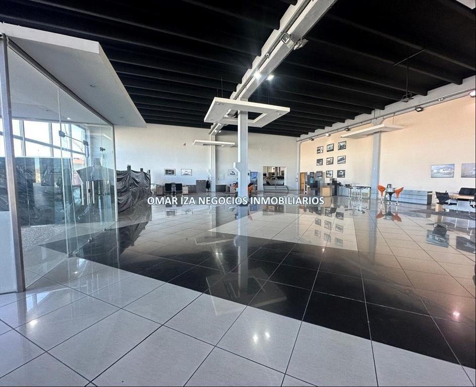 Alquiler local comercial showroom automotoras, gym, clinica