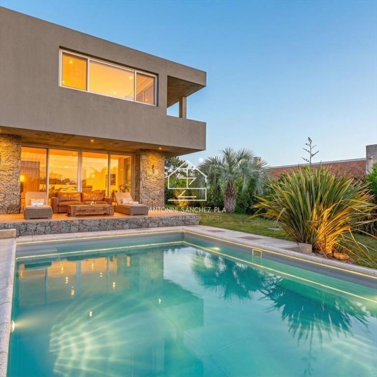 CASA EN VENTA A 50M DEL MAR