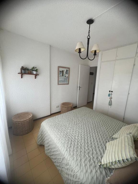 DEPARTAMENTO ALQUILER ANUAL CON BALCON,