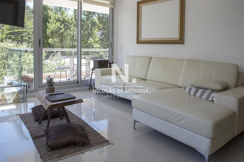 Departamento de 2 dormitorios proximo al mar y Punta Shoppi