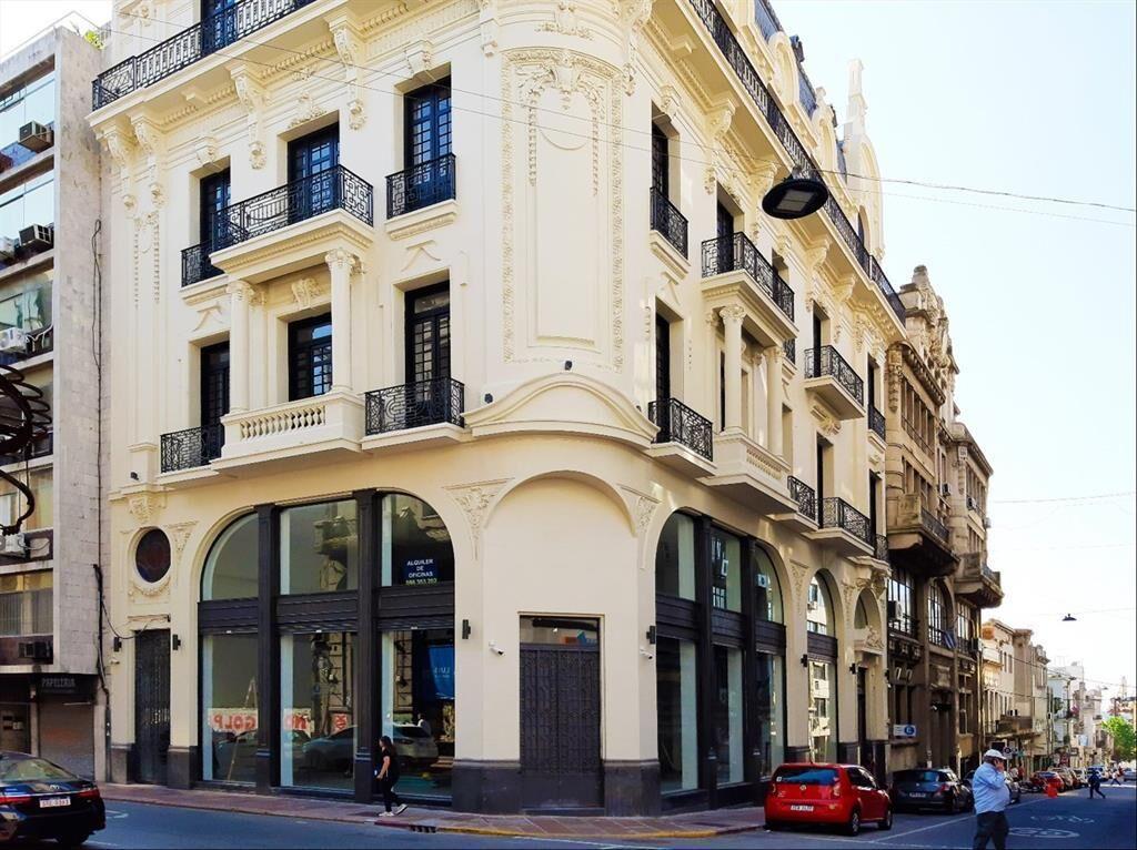 ALQUILER - Local Comercial - Ciudad Vieja - Esquina