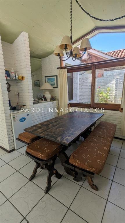 Venta de casa 4 dormitorios en zona Paradas, proxima al mar