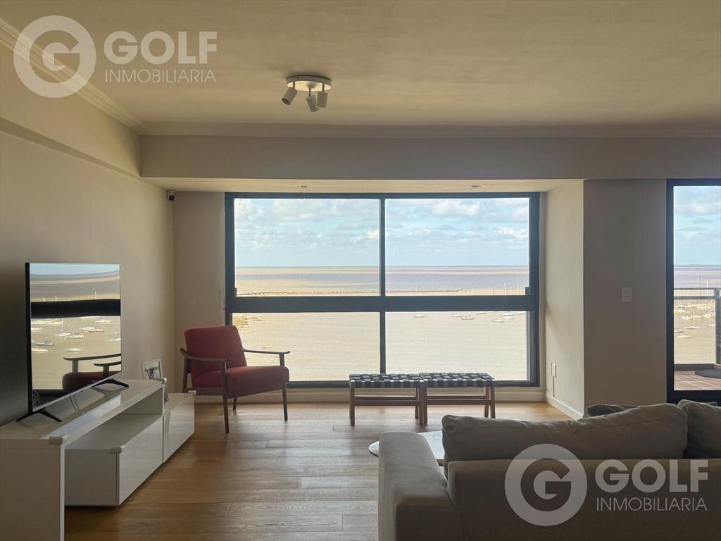 Venta de apartamento de 3 dormitorios en suite y servicio c