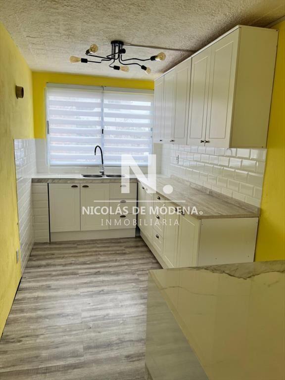 En venta casa de 2 plantas a metros del mar, de 3