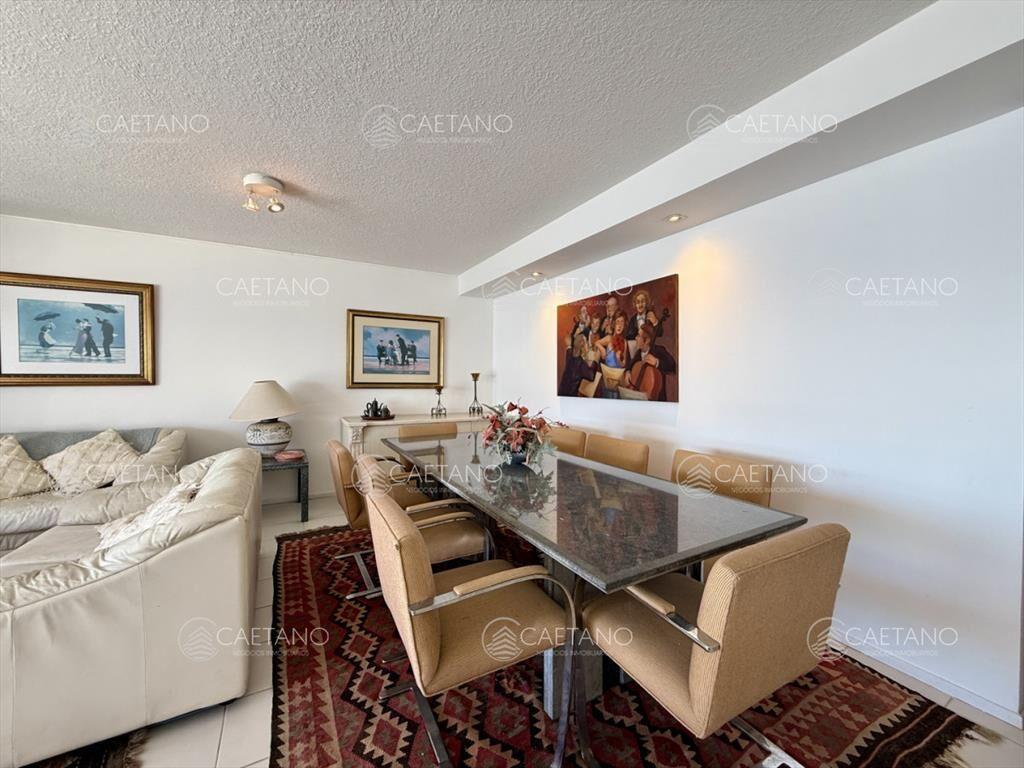 Penthouse de categoría en Espigón Rambla General Artigas