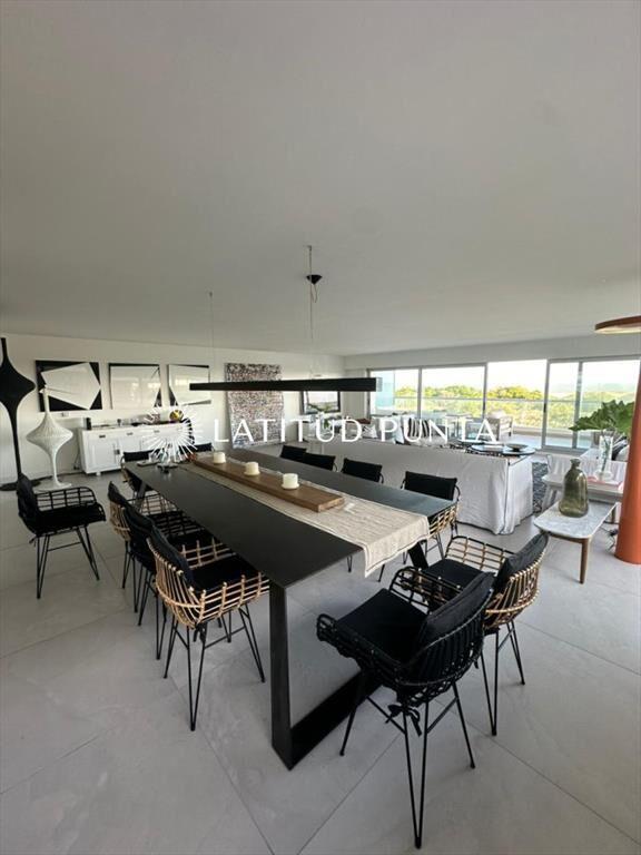 Apartamento en Rincón del Indio, 3 suites más