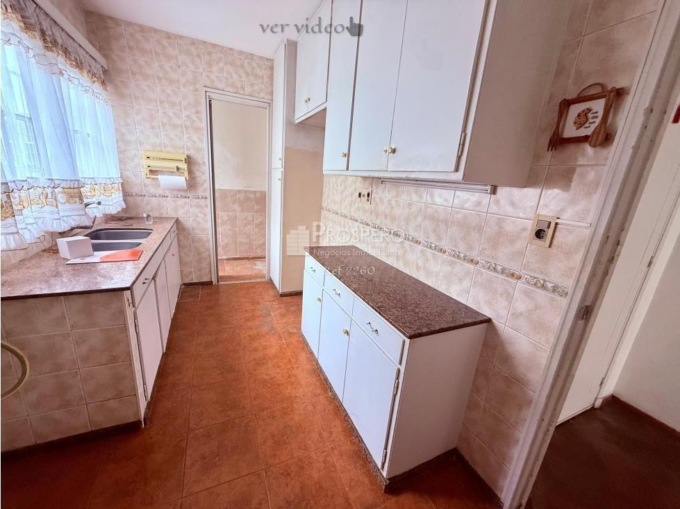 2260/2 venta apto 3 dorm POCITOS c/balcon