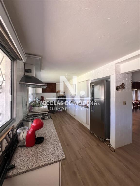 Amplia casa en Cantegril, Punta del Este. 509m2 y