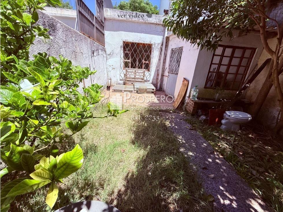 2233 Venta Casa 2dorm Pocitos Fondo Galpón