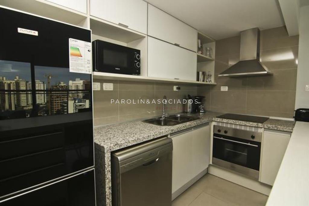 Apartamento en venta en edificio Onix, Punta del