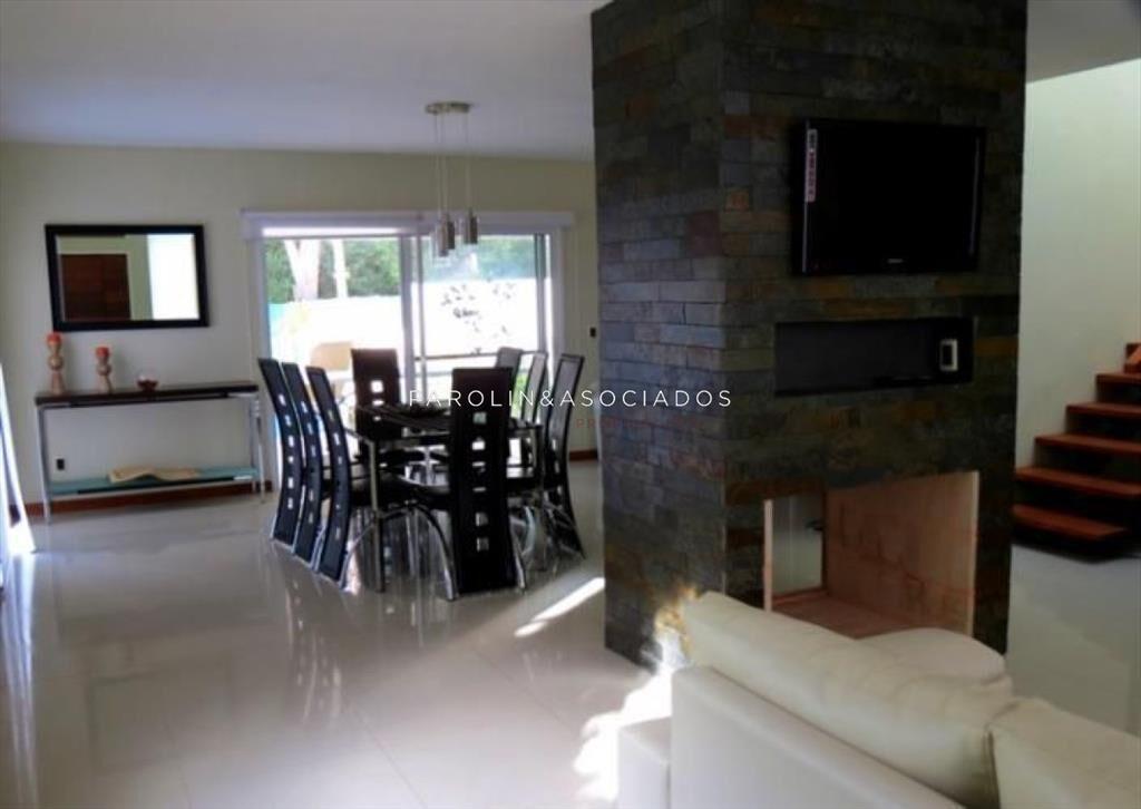 Casa en venta de 4 dormitorios en barrio Club del