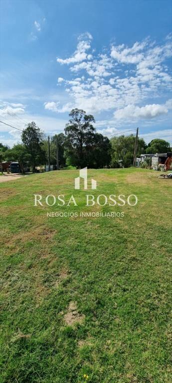Terreno esquinero en Los Aromos, Maldonado,