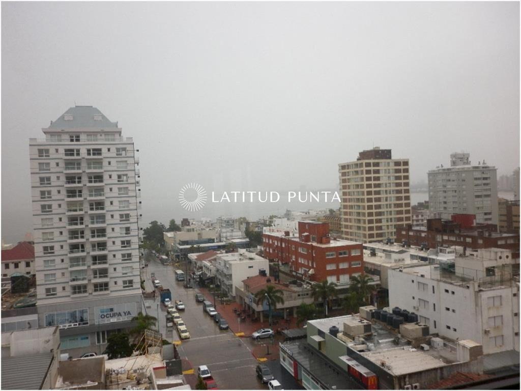Piso alto en Península