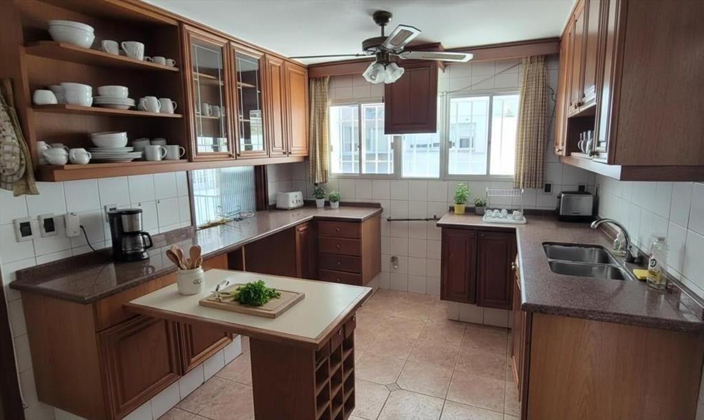 Apartamento en venta frente al Golf Punta Carretas, tres do